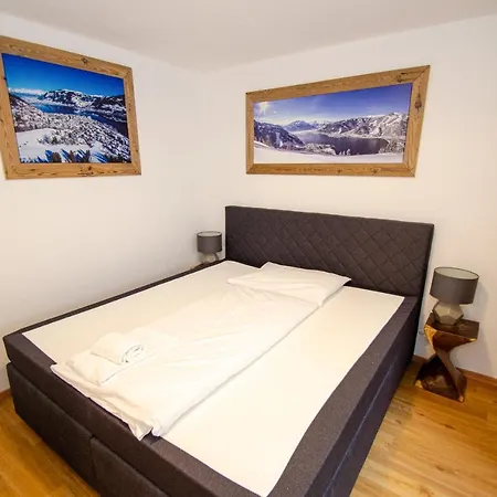 Appartementhaus Zell By In One * زيل أم سي
