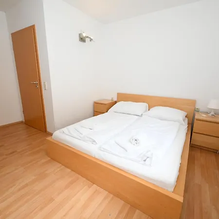 Appartementhaus Zell By In One ツェル アム ゼー